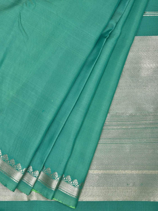 Green and Teal Kanchipuram Silk Handloom Plain Saree with Small Border Design k0509