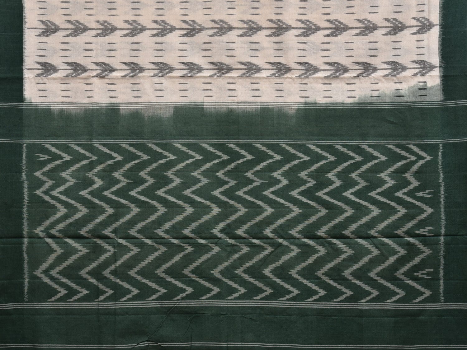 Green and White Pochampally Ikat Cotton Handloom Saree with Arrow Head Design i0656