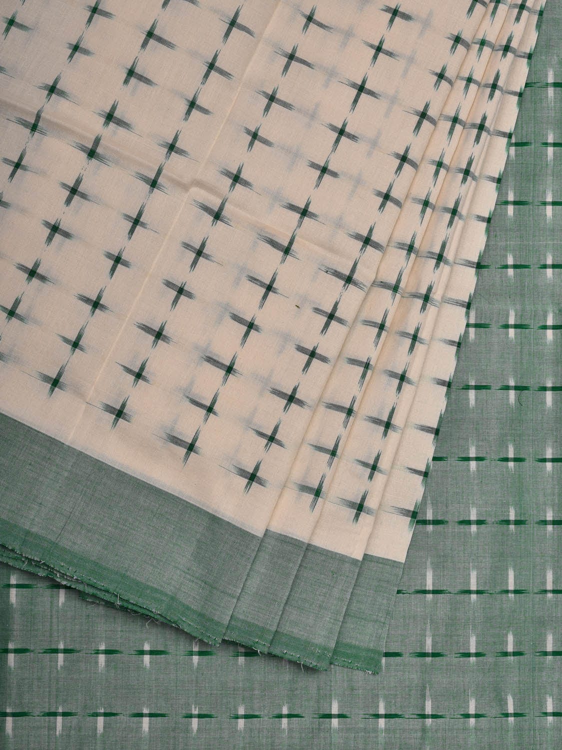 Green and White Pochampally Ikat Cotton Handloom Saree with Plus Buta Design i0669