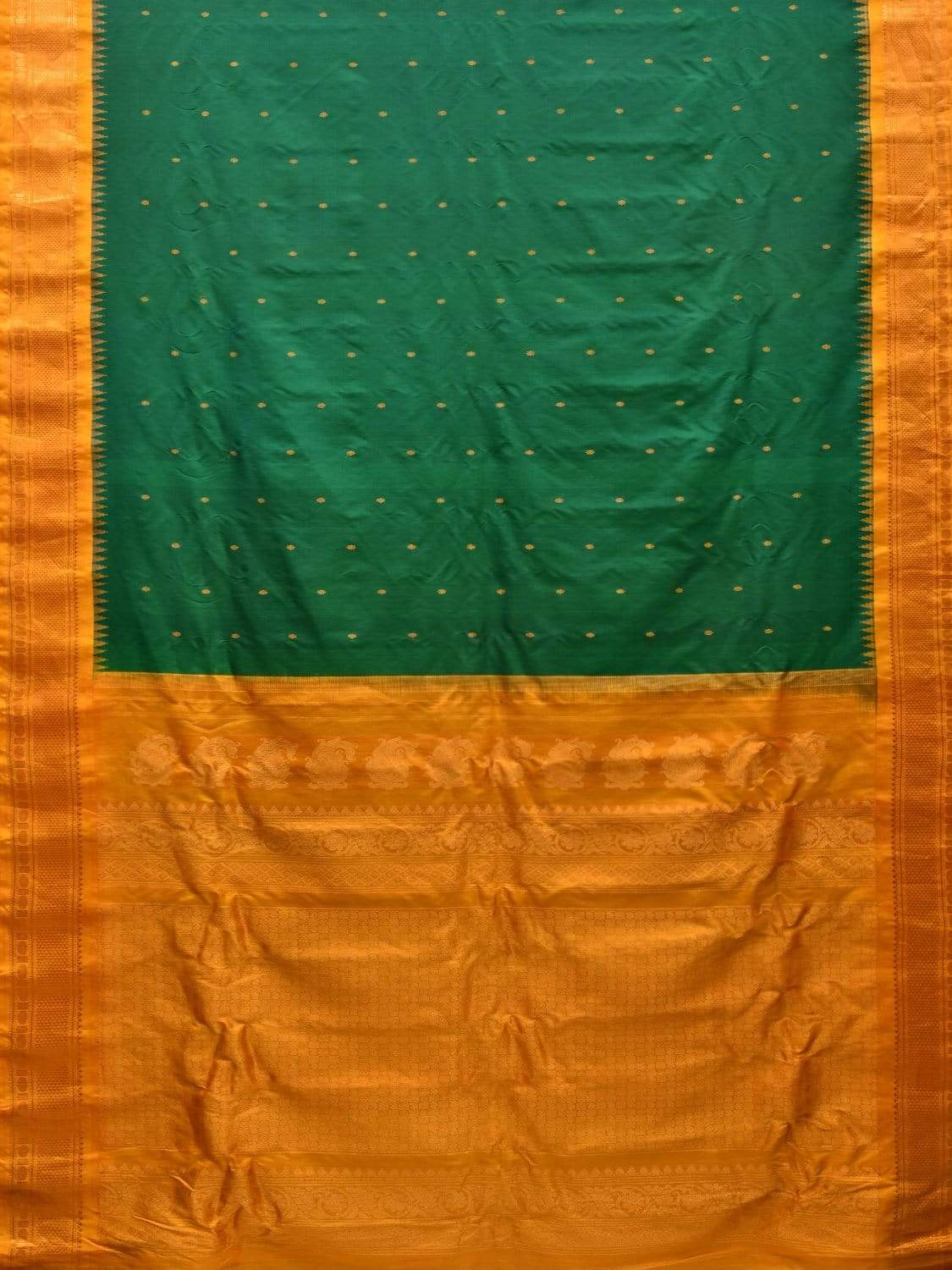 Green and Yellow Gadwal Silk Handloom Saree with Border Design g0284
