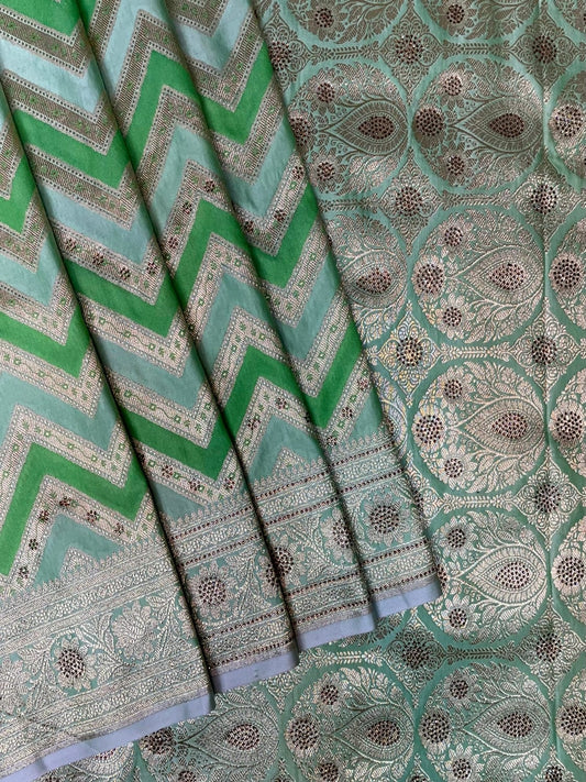 Green Banaras Katan Silk with Zari Lines with Intricate Border and Pallu Design b0377ds