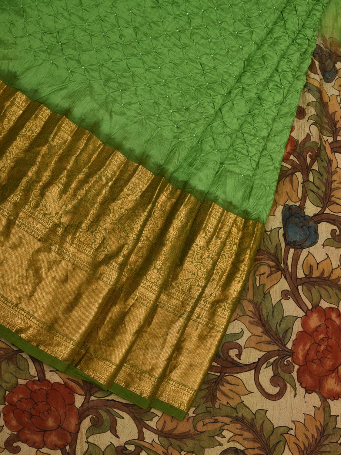 Green Bandhani Kanchipuram Silk Handloom Saree with Kalamkari Hand Painted Pallu and Blouse Design bn0438