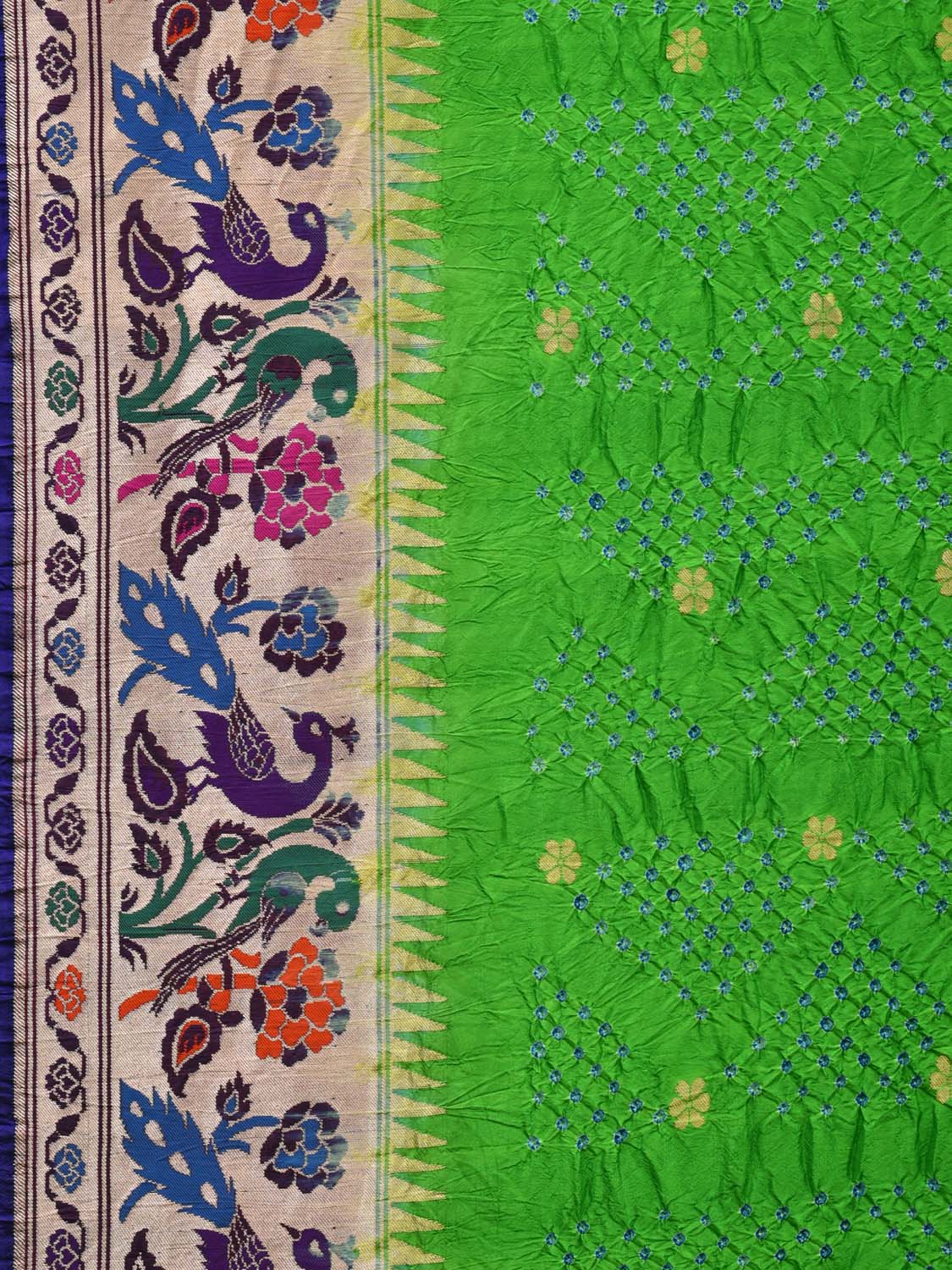 Green Bandhani Paithani Silk Handloom Saree with Peacocks Border Design bn0341