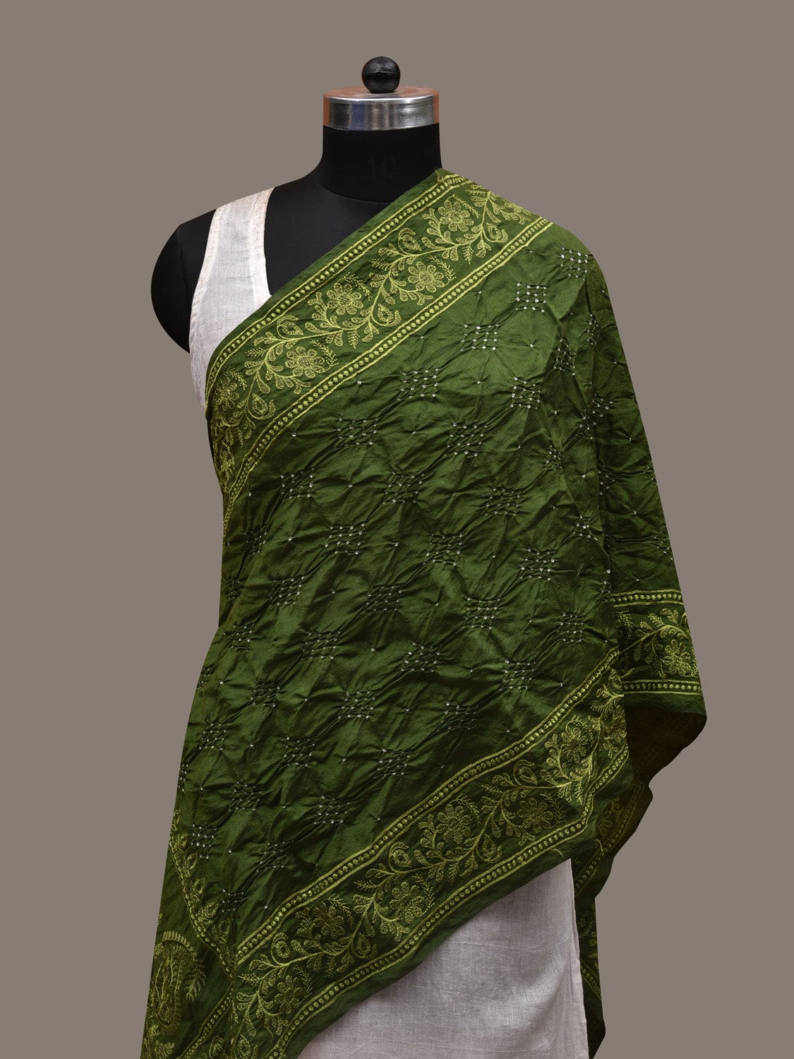 Green Bandhani Silk Handloom Stole with Mango Design ds2902