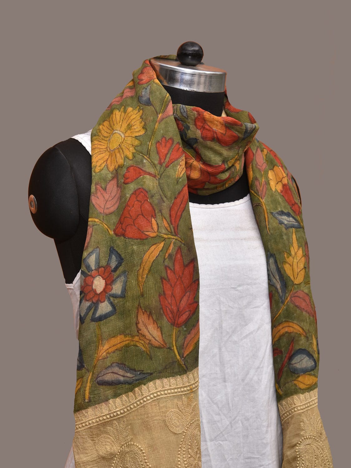 Green Kalamkari Hand Painted Banaras Chiffon Dupatta with Floral and Embroidary Design ds3181