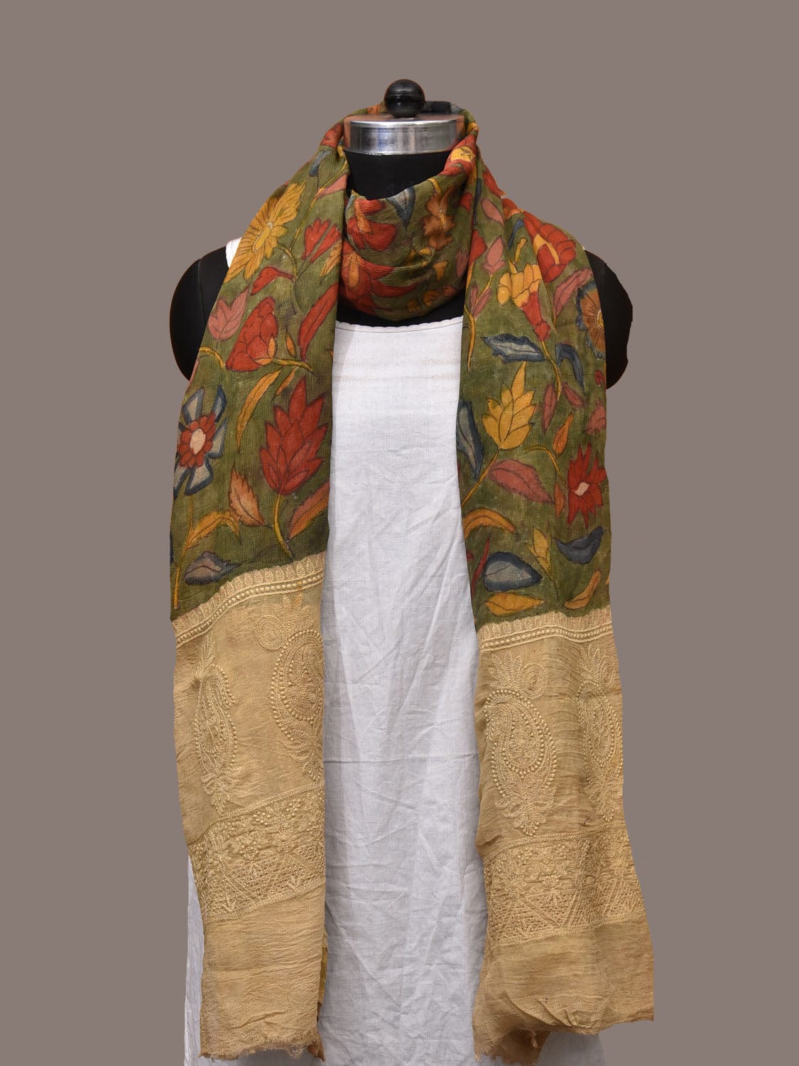 Green Kalamkari Hand Painted Banaras Chiffon Dupatta with Floral and Embroidary Design ds3181