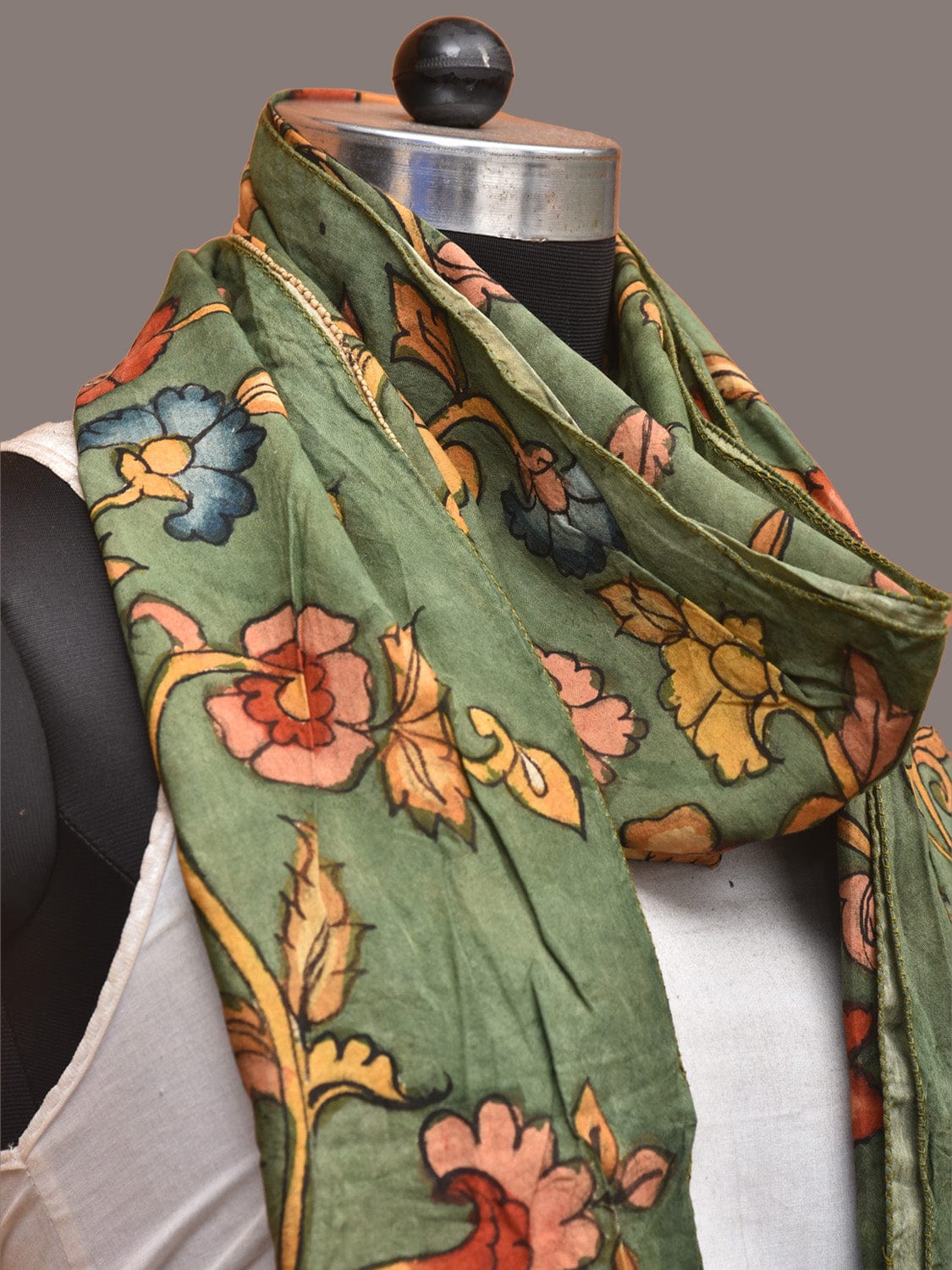 Green Kalamkari Hand Painted Sico Stole with Floral Design ds3308