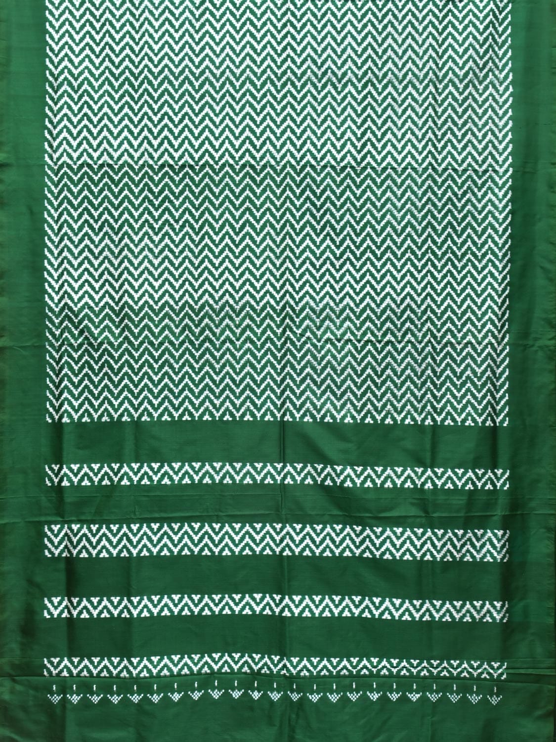 Green Pochampally Double Ikat Silk Handloom Saree with Zig-Zag Design i0751