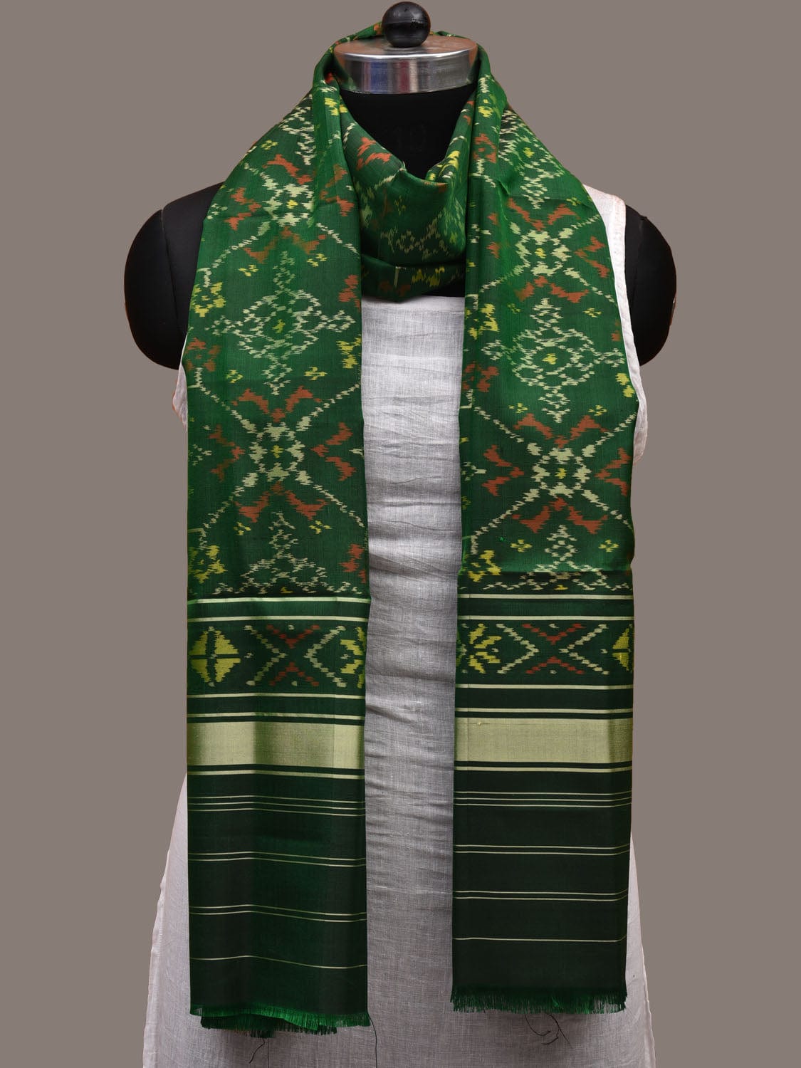 Green Pochampally Ikat Silk Handloom Dupatta with Grill Design ds2664