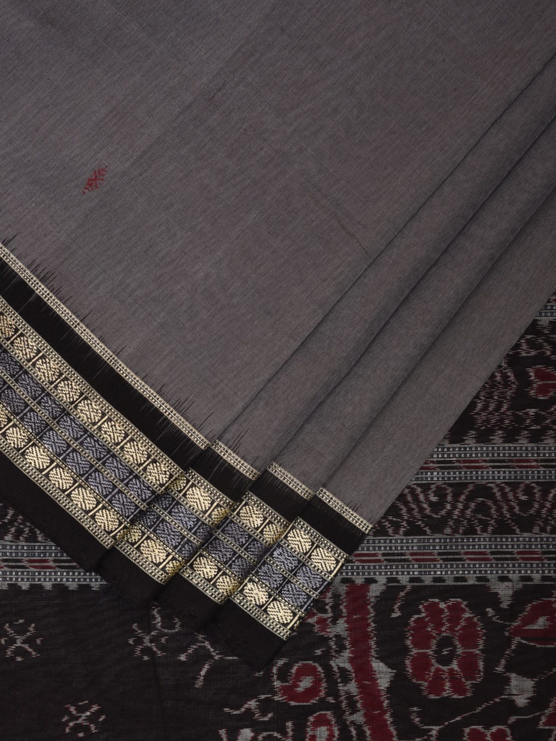 Grey and Black Ikat Cotton Silk Handloom Plain Saree with Pallu Design i0864