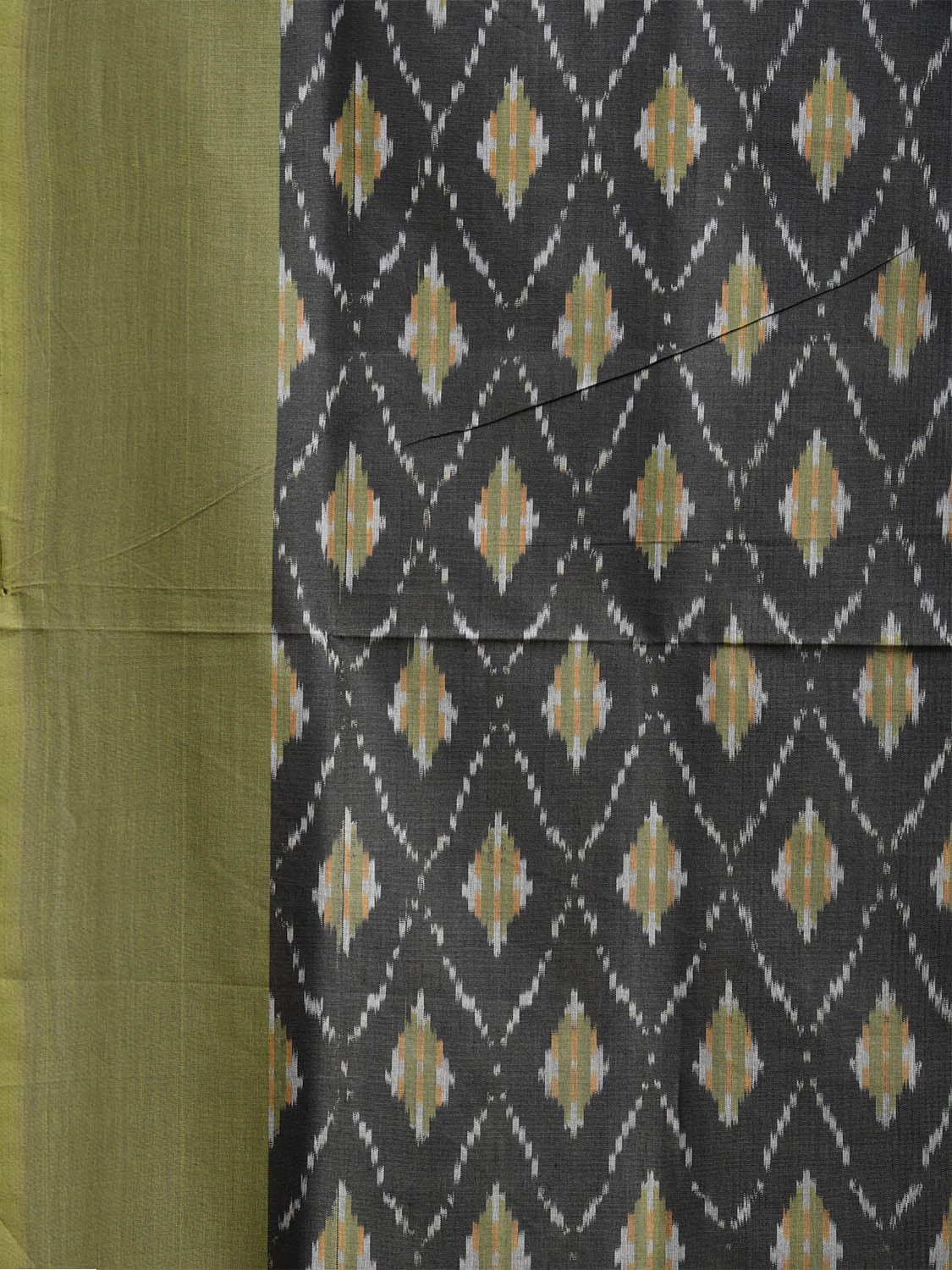 Grey and Green Pochampally Ikat Cotton Handloom Saree with All Over Body and Pallu Design i0899