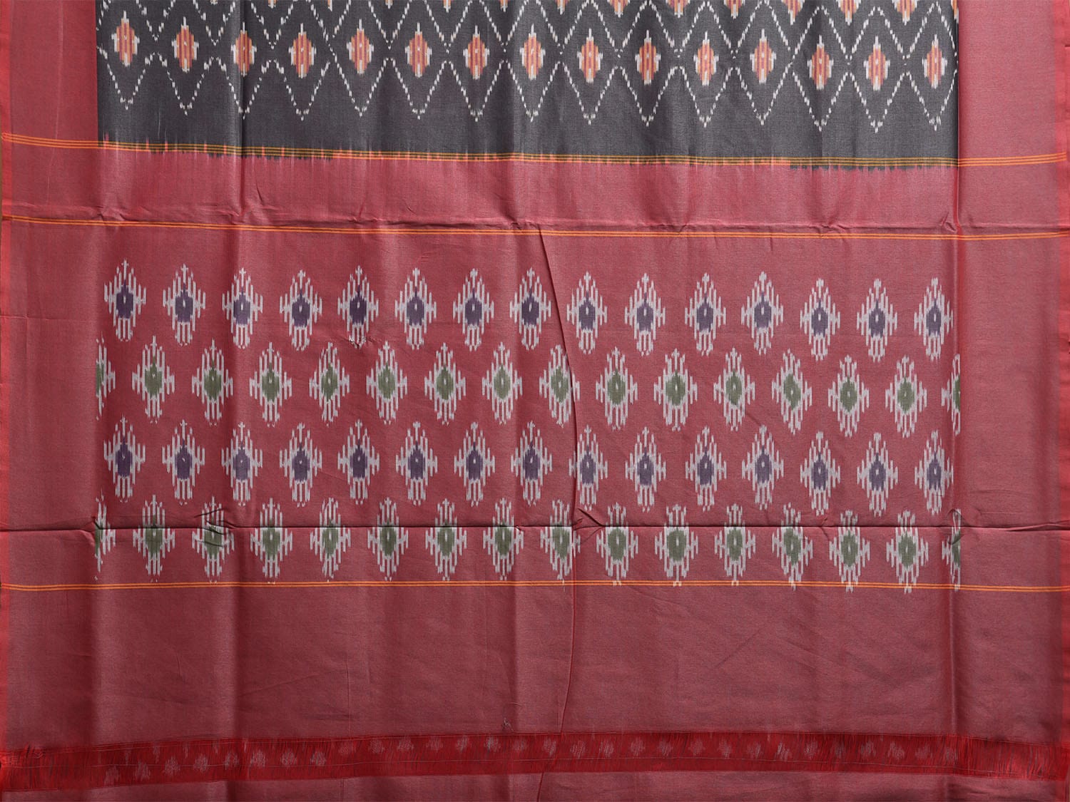 Grey and Peach Pochampally Ikat Cotton Handloom Saree with All Over Body and Pallu Design i0895