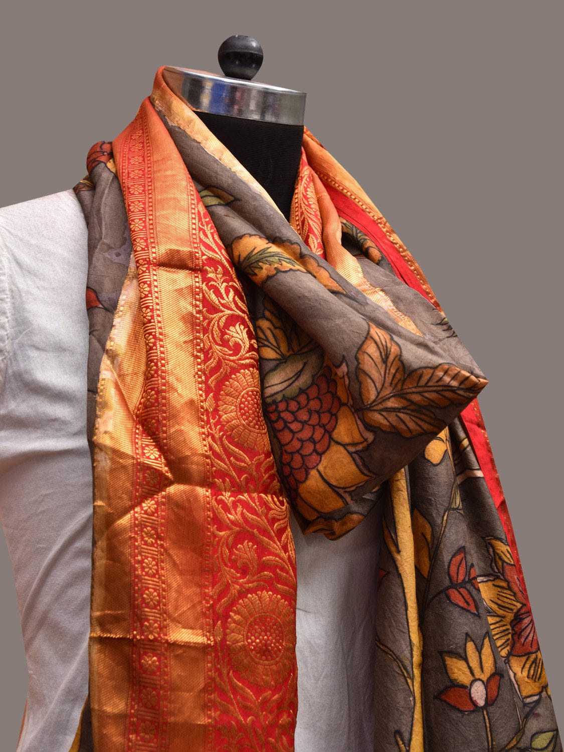 Grey and Red Kalamkari Hand Painted Kanchipuram Silk Handloom Dupatta with Floral Design ds3642
