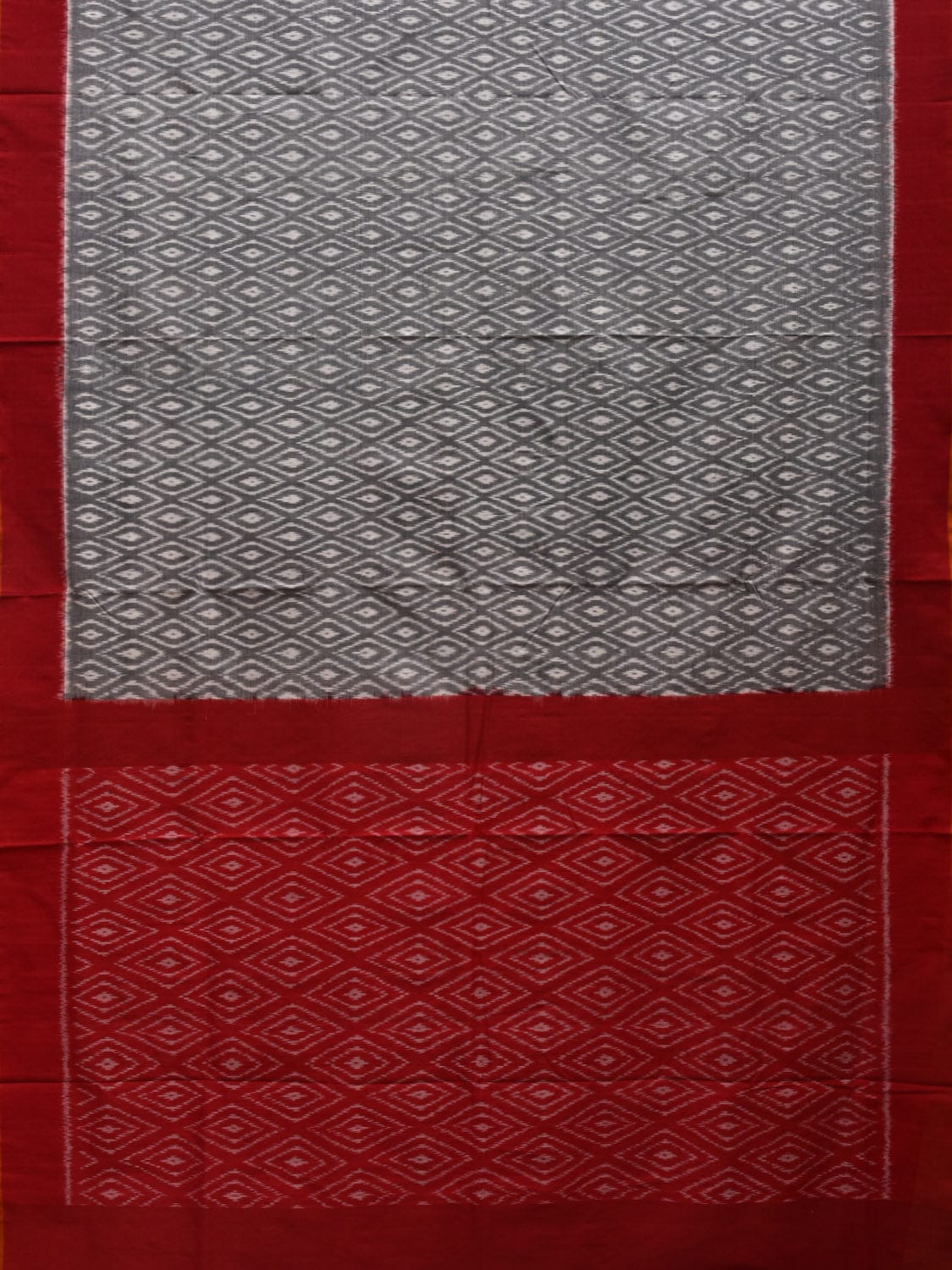 Grey and Red Pochampally Ikat Cotton Handloom Saree with Grill Design i0646