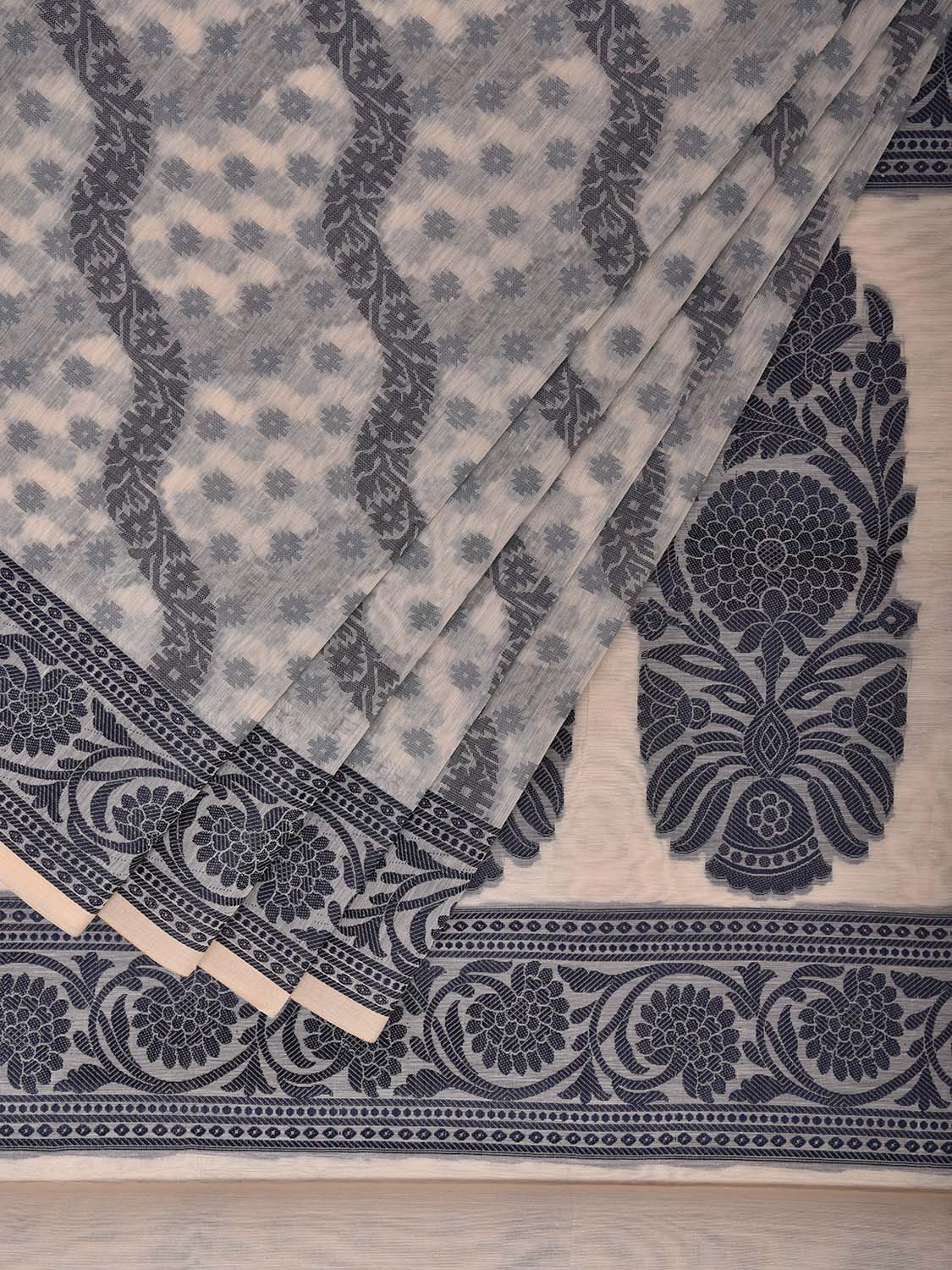 Grey and White Dhakai Jamdani Cotton Viscose Saree with Diagonal Design dj0039