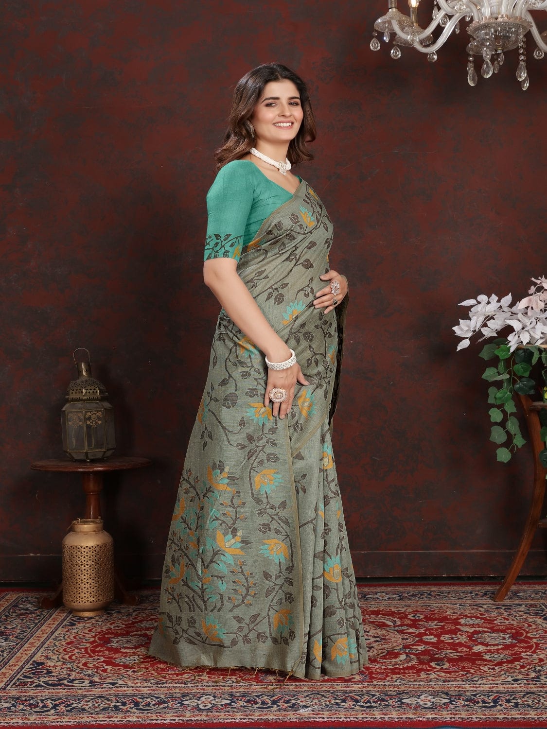 Grey Dhakai Jamdani Cotton Viscose Saree with Floral Border and Pallu Design dj0124