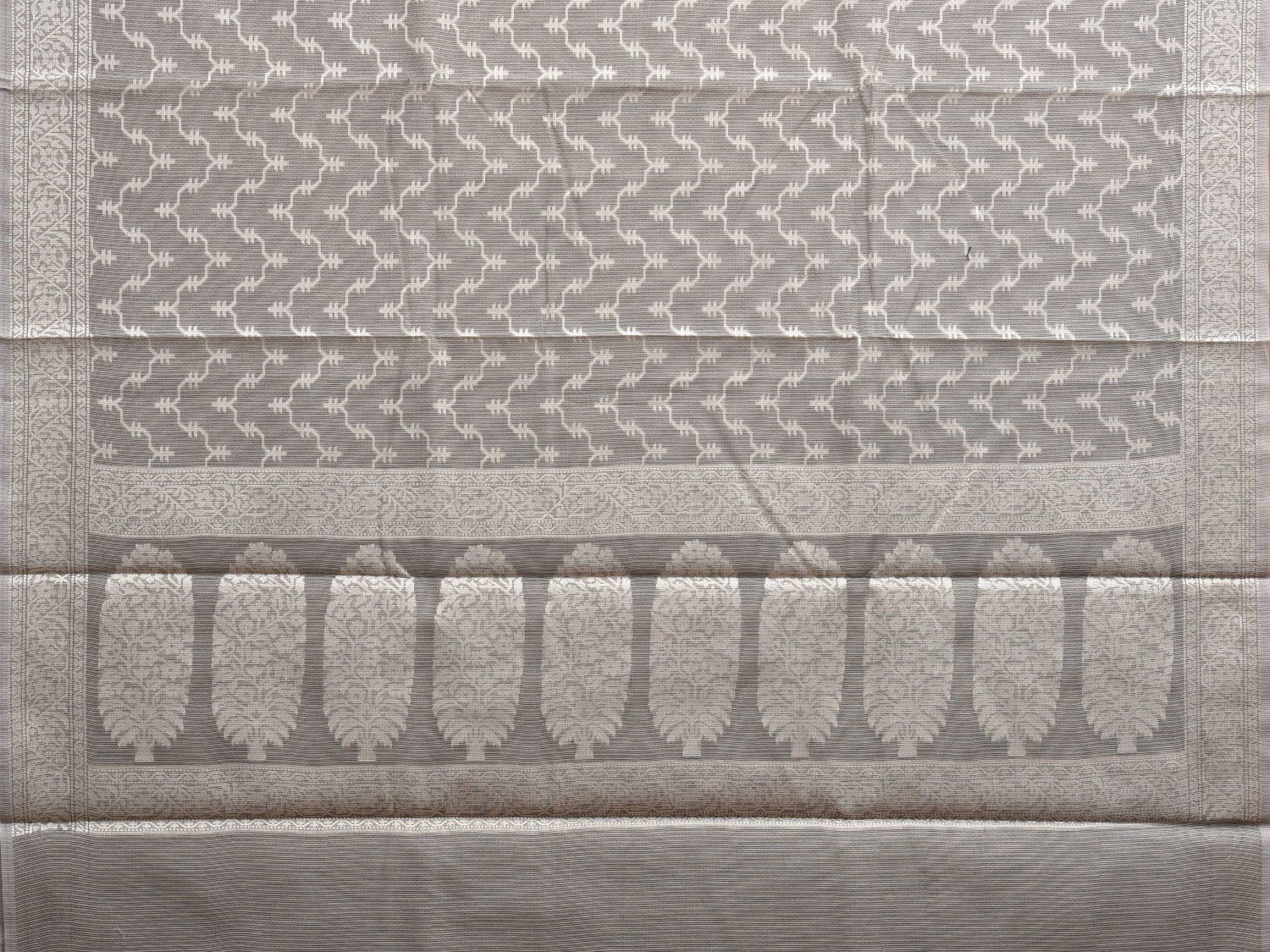 Grey Dhakai Jamdani Cotton Viscose Saree with Zig-Zag and Floral Pallu Design dj0075