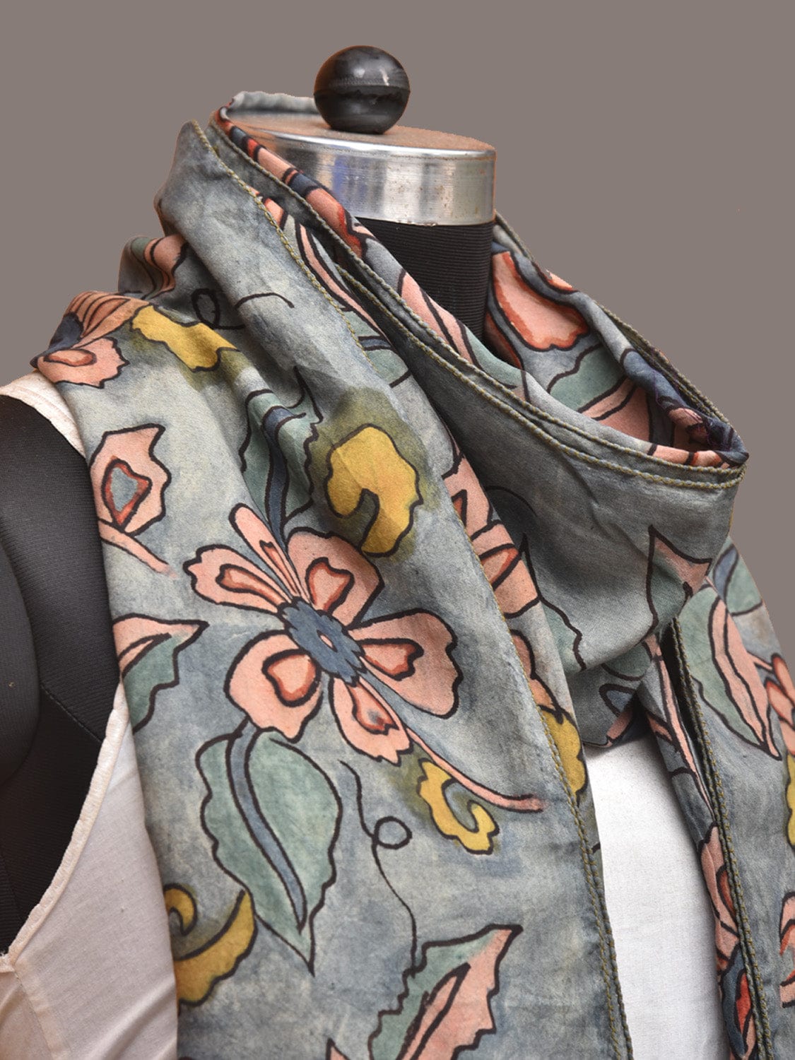 Grey Kalamkari Hand Painted Sico Stole with Floral Design ds3306