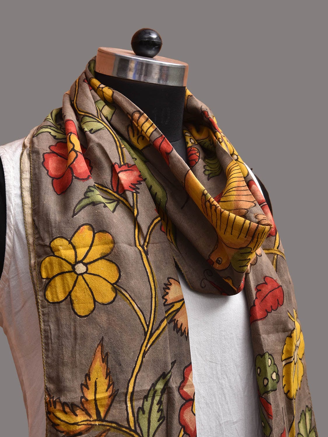 Grey Kalamkari Hand Painted Sico Stole with Floral Design ds3724