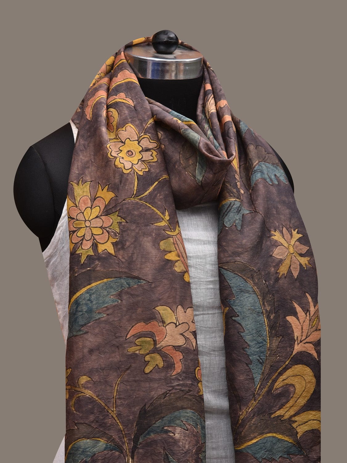 Grey Kalamkari Hand Painted Silk Handloom Stole with Floral Design ds2781