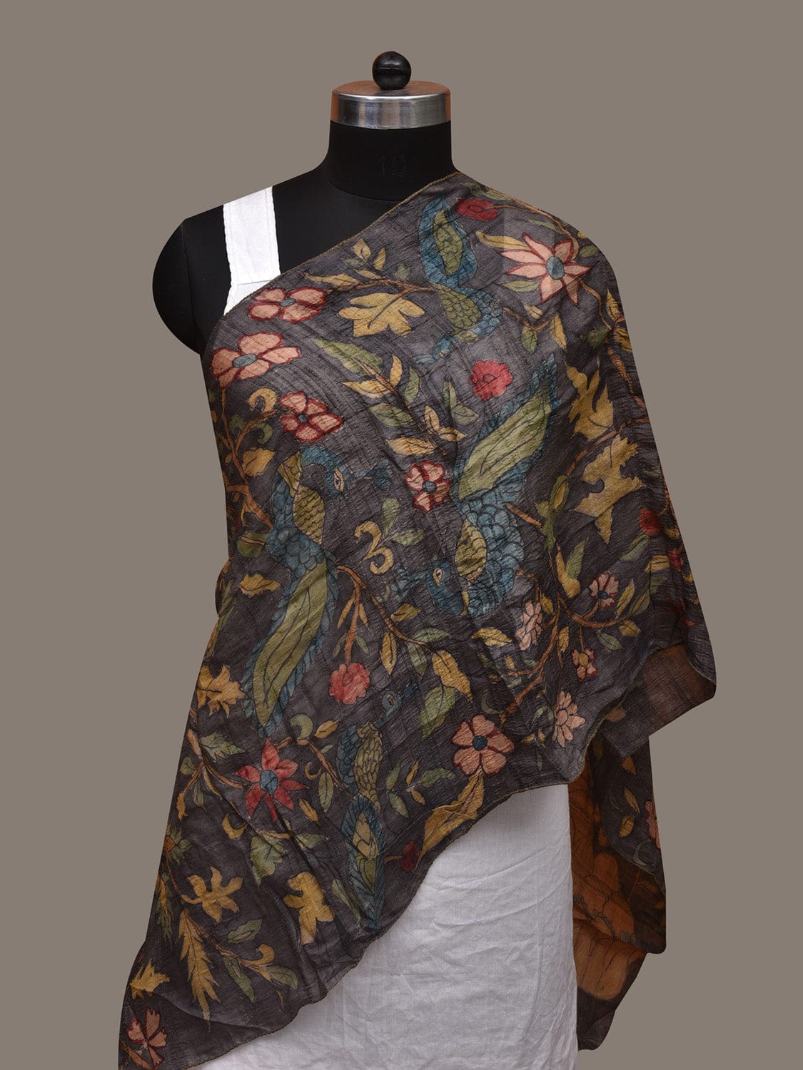 Grey Kalamkari Hand Painted Tussar Handloom Stole with Floral Design ds3041