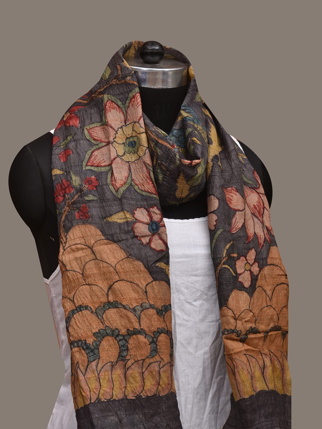 Grey Kalamkari Hand Painted Tussar Handloom Stole with Floral Design ds3041