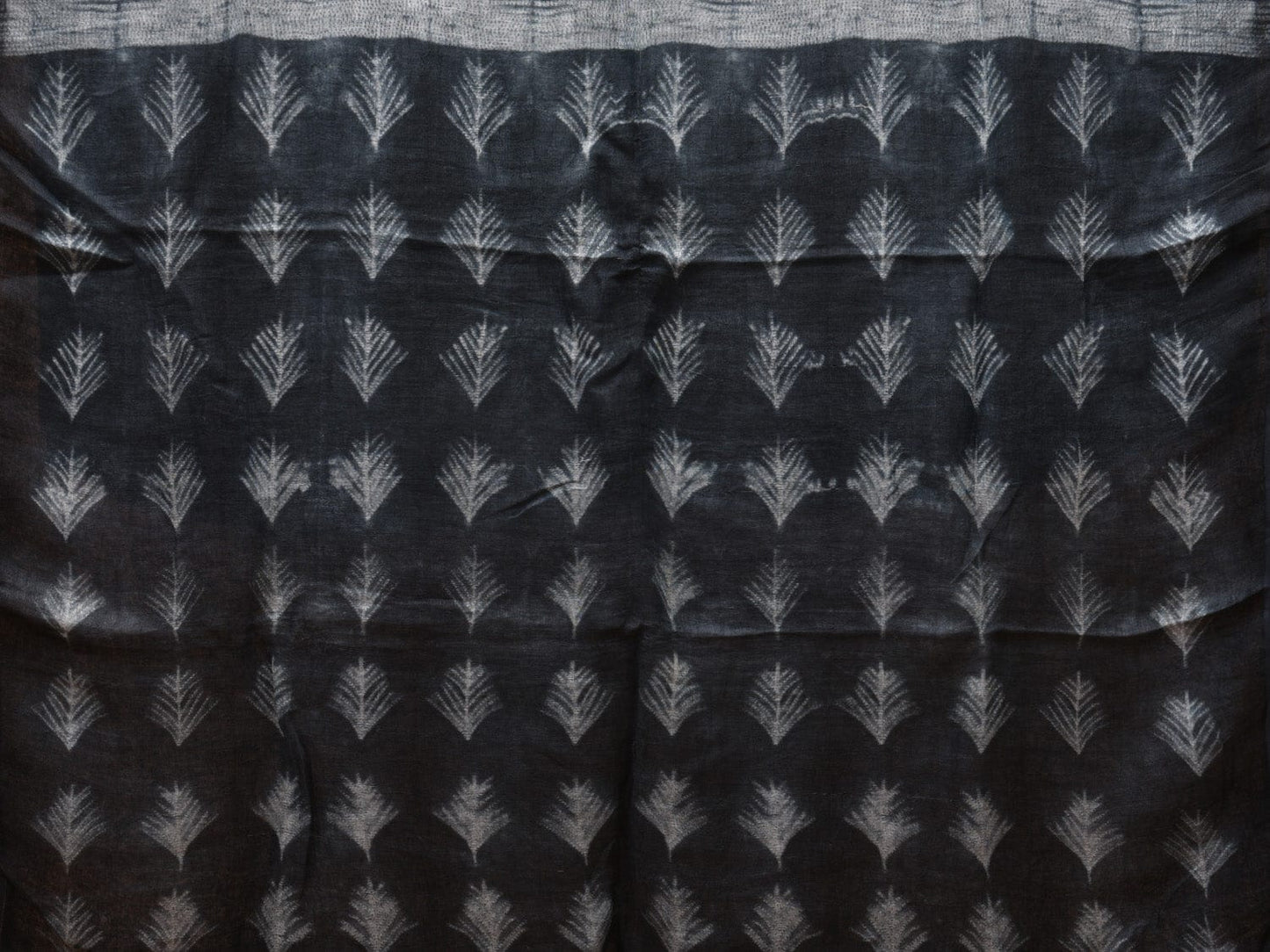 Grey Shibori Linen Saree with Body Buta and Pallu Design o0311