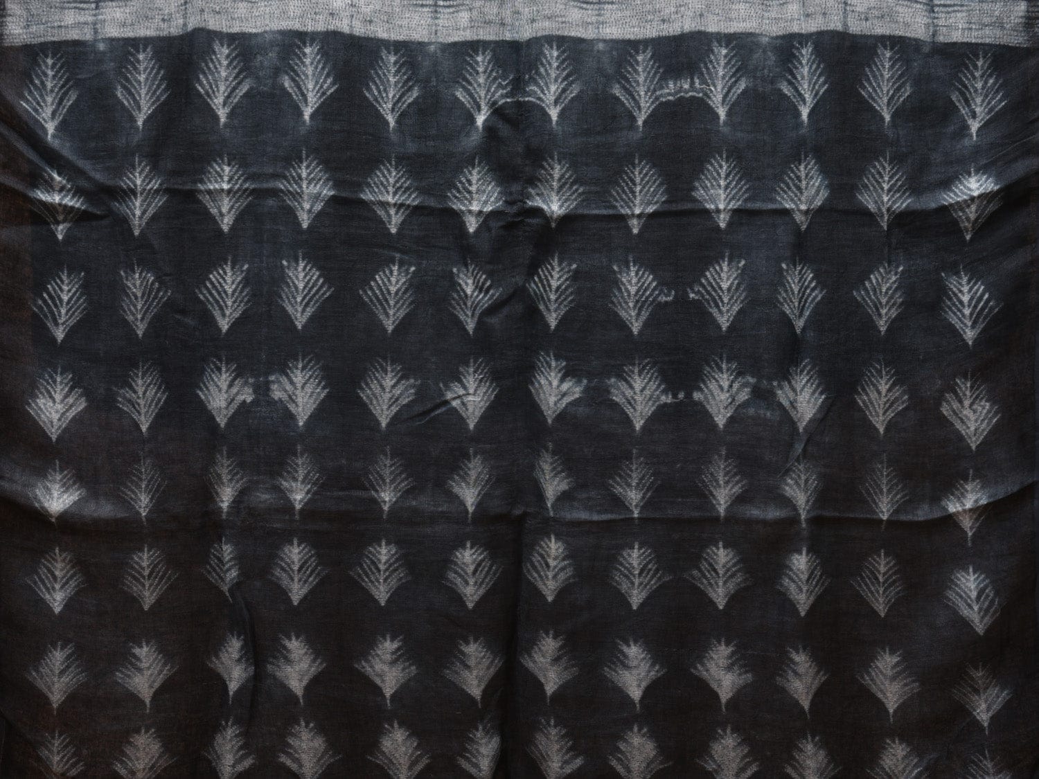 Grey Shibori Linen Saree with Body Buta and Pallu Design o0311