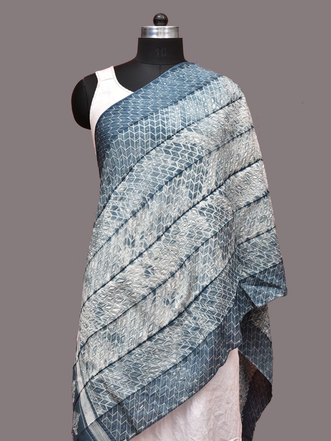Grey Shibori Spun Silk Handloom Stole with Steps Design ds3229