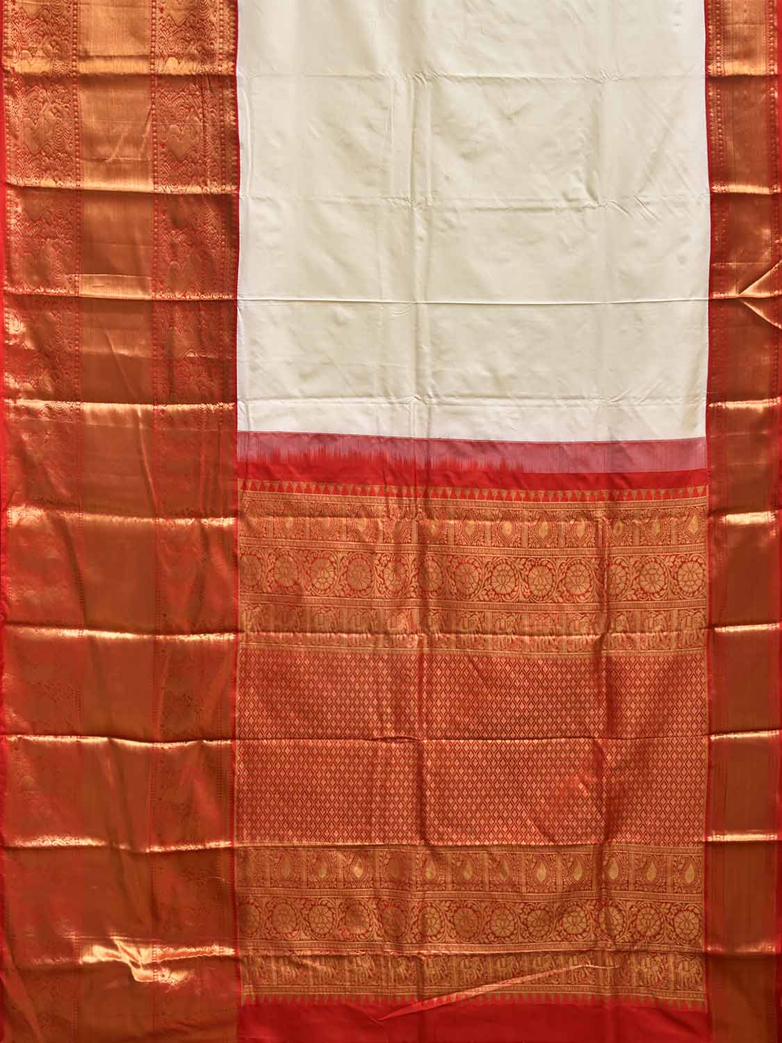 White and Red Kanchipuram Silk Plain Saree with Border and Pallu Design k1060