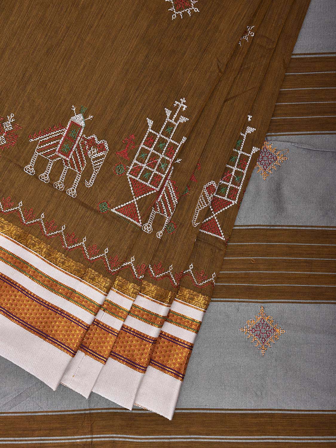 Fawn and White Kasuti Work On ilkal Cotton Viscose Saree with Contrast Pallu Design No Blouse ku0002