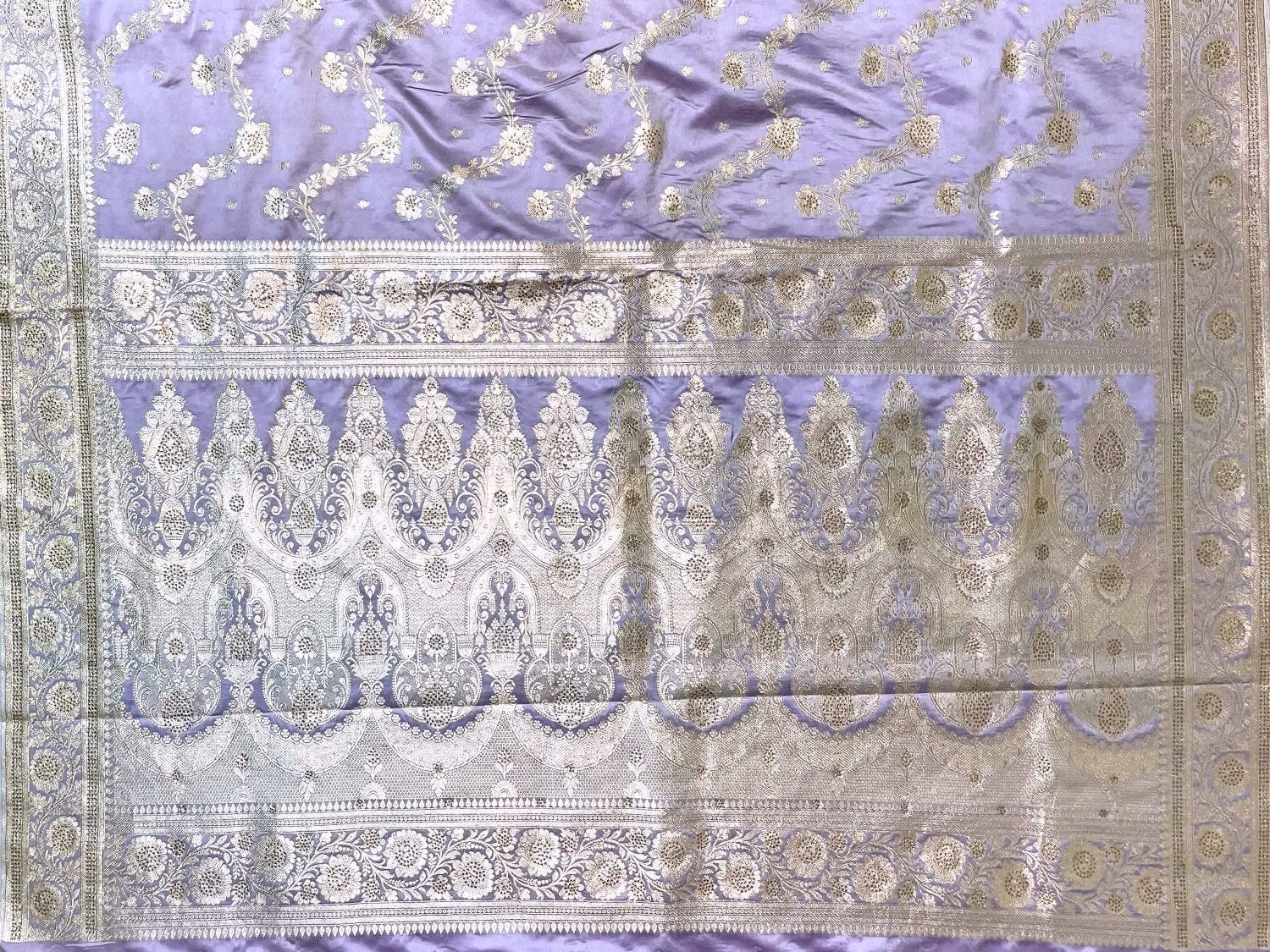 Lavender Banaras Katan Silk Saree with Allover Body Butti and Stone Work Design b0390ds