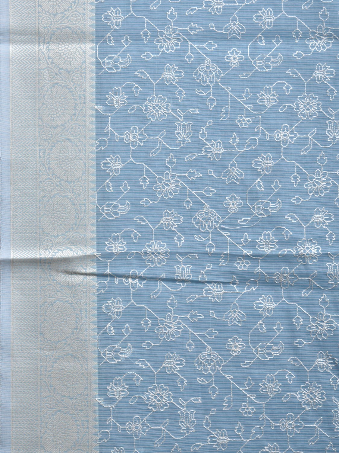 Light Blue Dhakai Jamdani Cotton Viscose Saree with Floral Embroidary Design dj0082