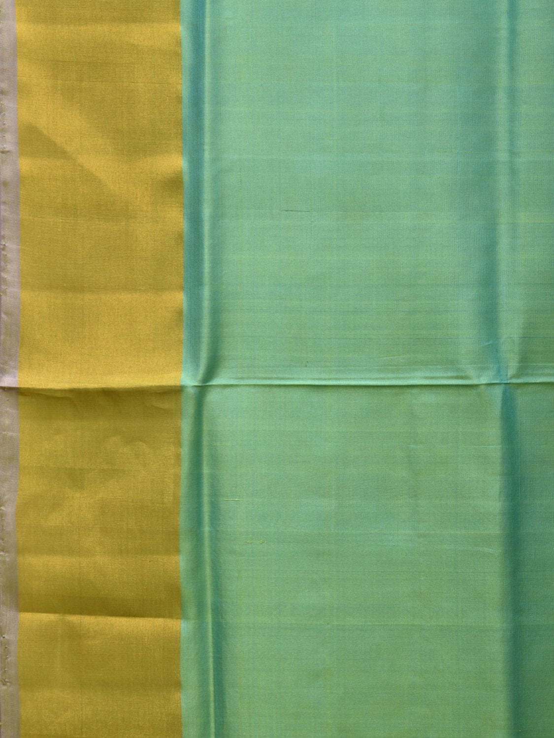 Light Green and Lavender Uppada Silk Handloom Plain Saree with Contrast Pallu Design u2208