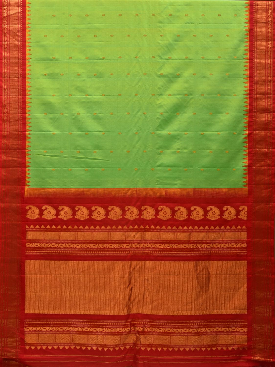 Light Green and Red Gadwal Silk Handloom Saree with Mango Pallu Design g0316