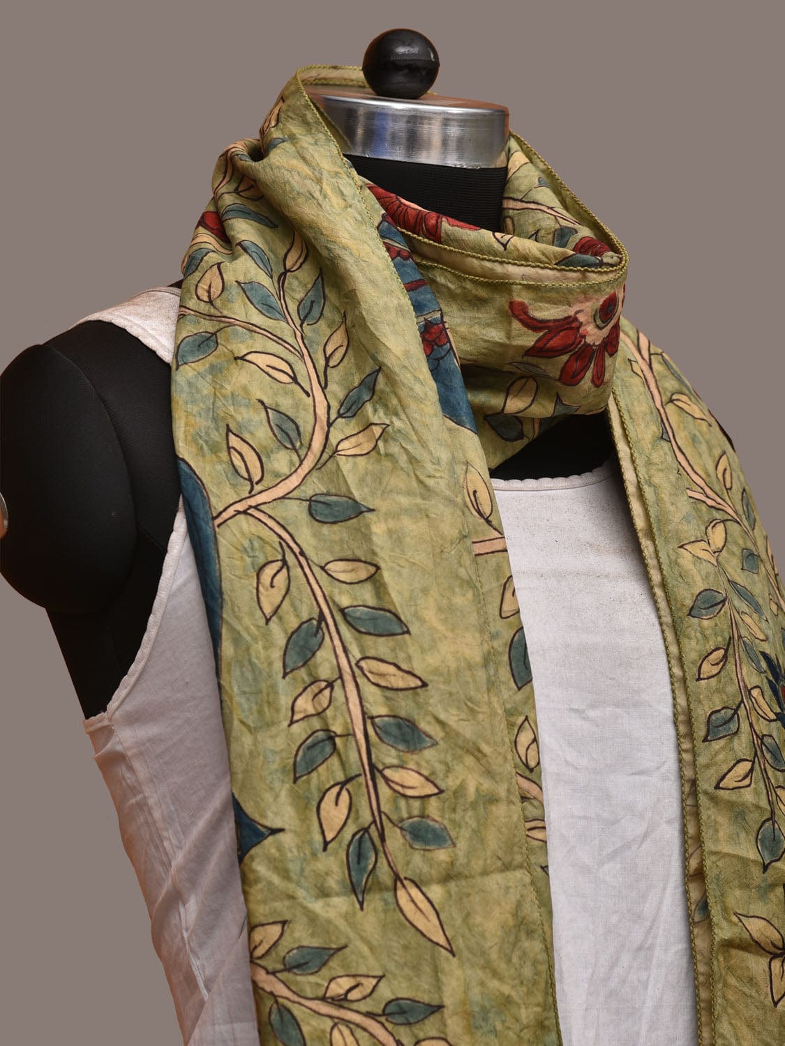 Light Green Kalamkari Hand Painted Sico Handloom Stole with Floral and Peacock Design ds3204