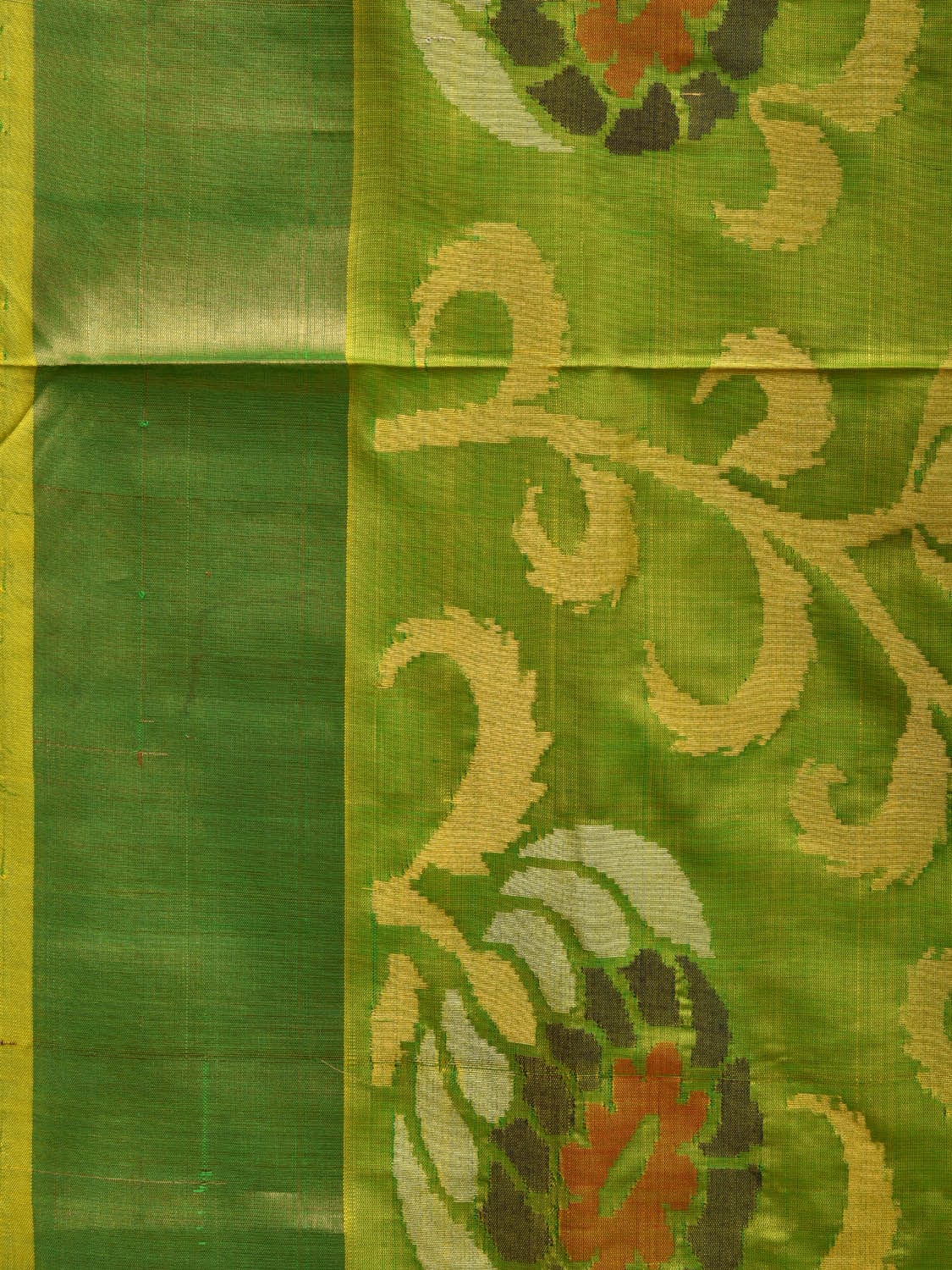 Light Green Uppada Silk Handloom Saree with All Over Floral Design u1911