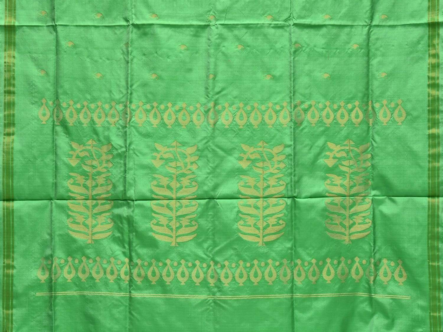 Light Green Uppada Silk Handloom Saree with Karpur Pallu Design u1712