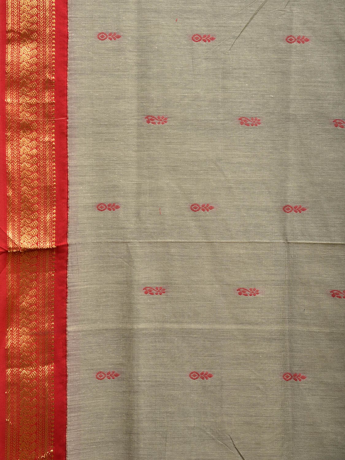 Light Grey and Red Gadwal Cotton Viscose Saree with Border and Pallu Design g0454