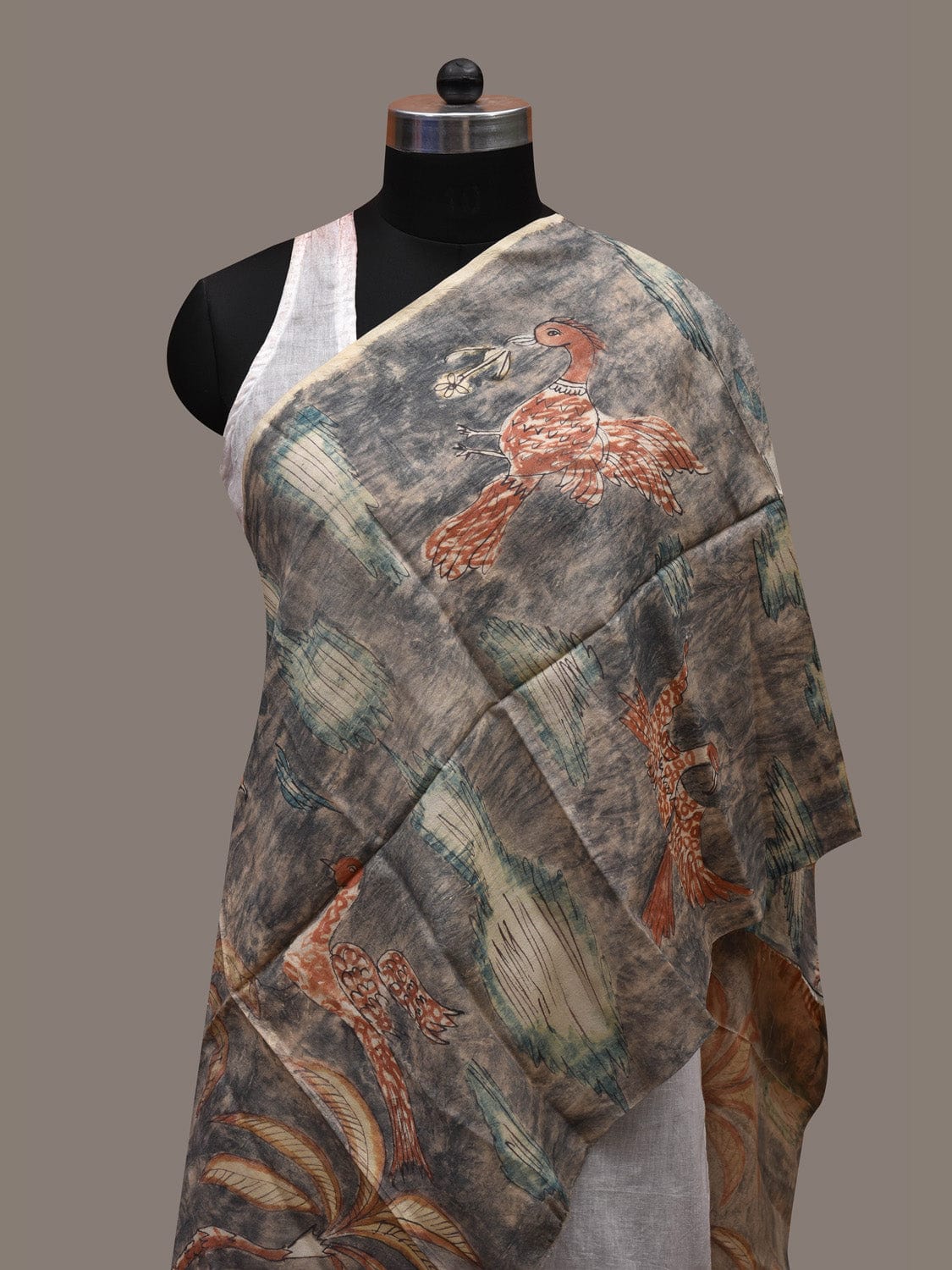 Light Grey Kalamkari Hand Painted Silk Handloom Stole with Birds and Coconut Trees Design ds2681