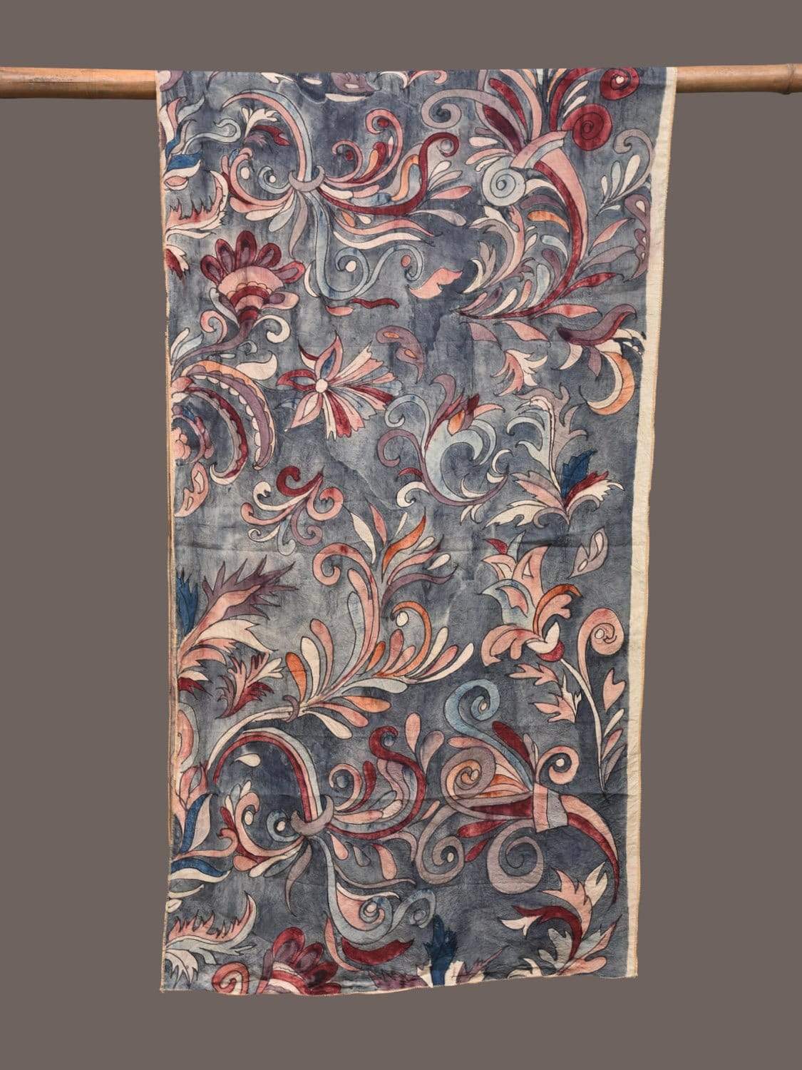 Light Grey Kalamkari Hand Printed Silk Handloom Stole with Floral Design ds2251