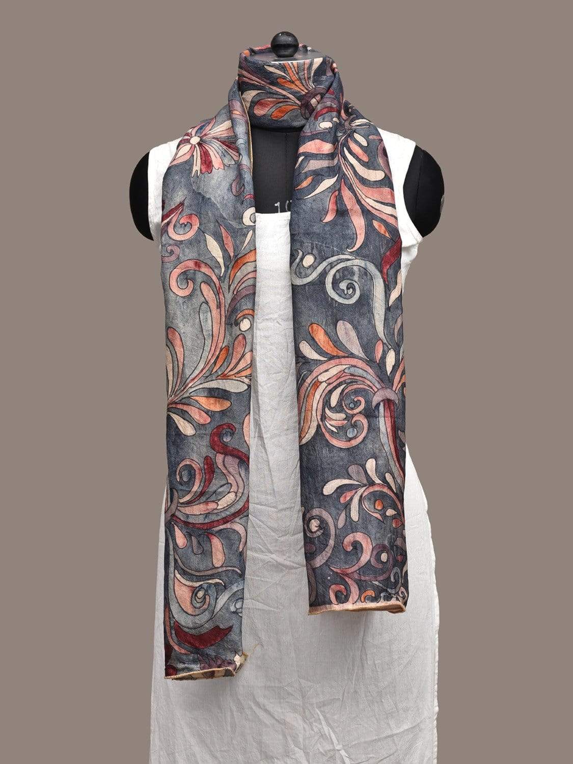 Light Grey Kalamkari Hand Printed Silk Handloom Stole with Floral Design ds2251
