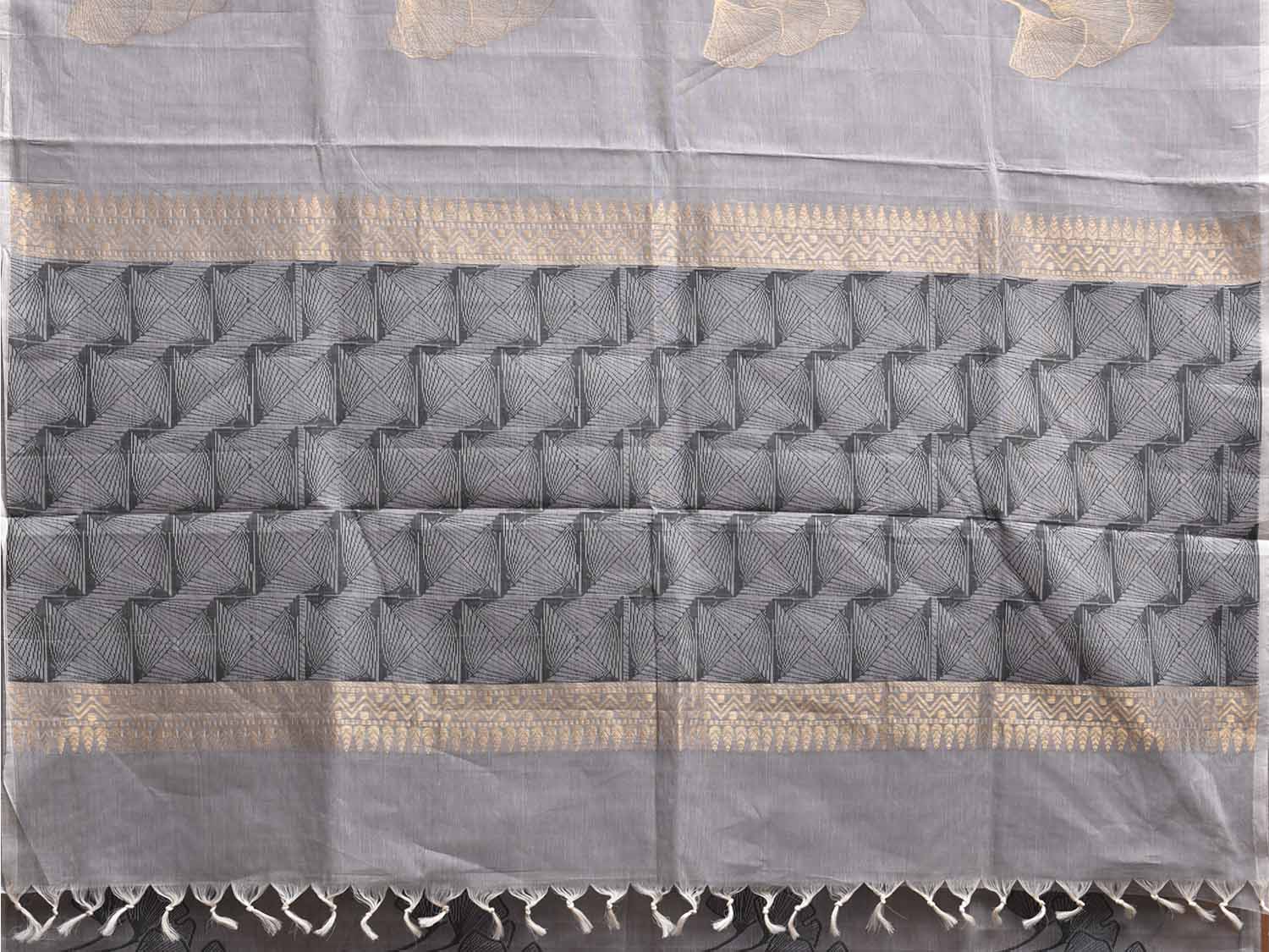 Light Grey Venkatagiri Cotton Saree with Leaves Buta and Pallu Design v0118