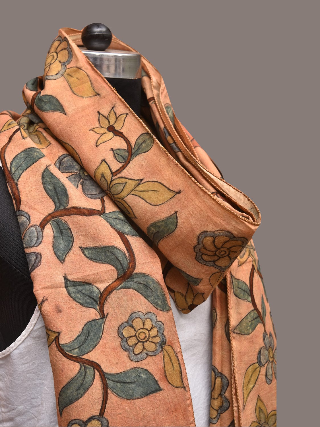 Light Orange Kalamkari Hand Painted Sico Stole with Floral Design ds3408