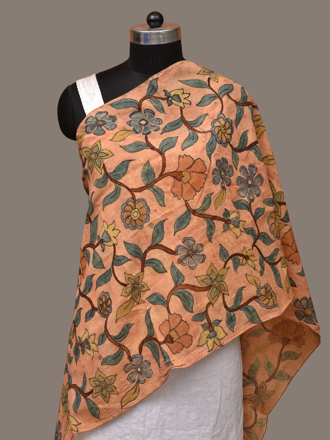 Light Peach Kalamkari Hand Painted Sico Stole with Floral Design ds3144