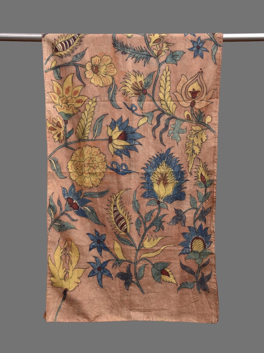Light Peach Kalamkari Hand Painted Sico Stole with Floral Design ds3879