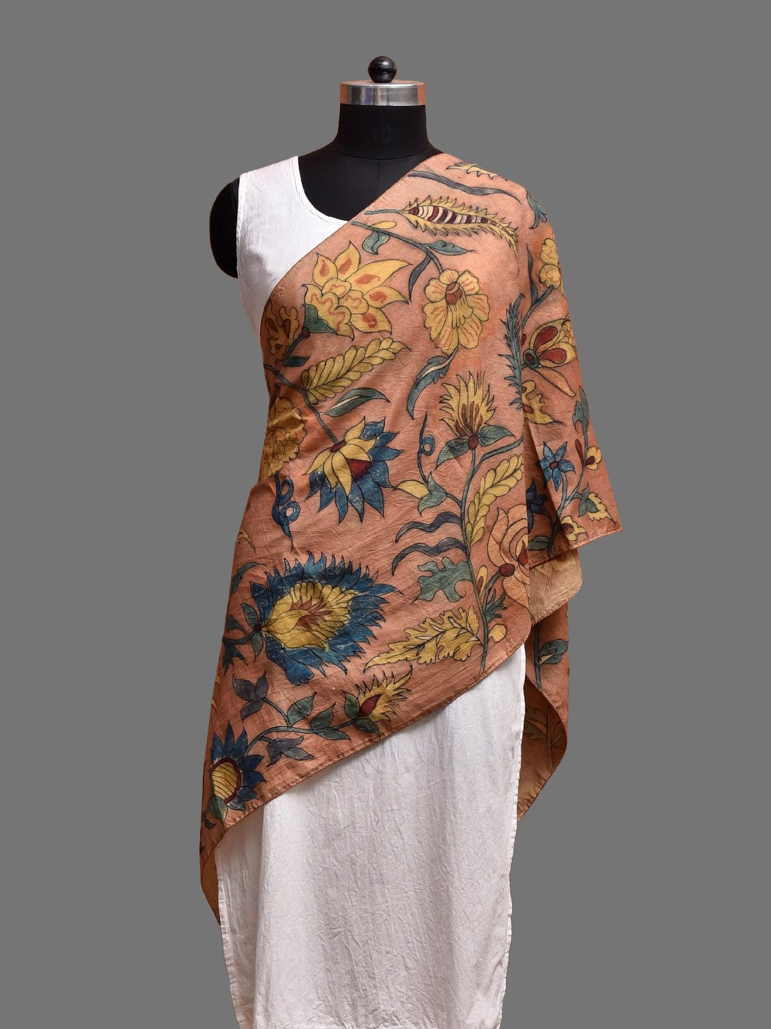 Light Peach Kalamkari Hand Painted Sico Stole with Floral Design ds3879