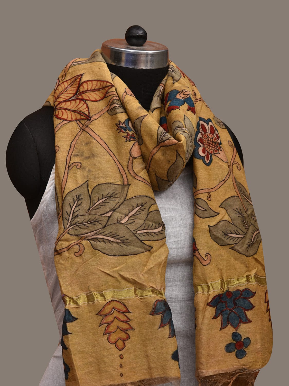 Light Yellow Kalamkari Hand Painted Cotton Silk Handloom Dupatta with Floral Design ds2974