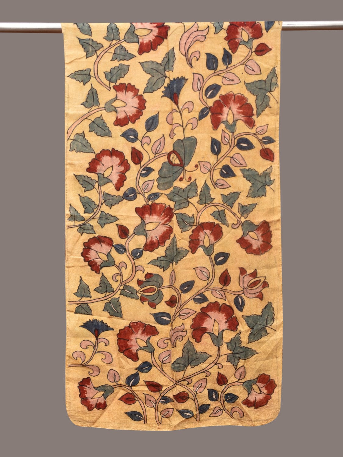 Light Yellow Kalamkari Hand Painted Sico Stole with Floral Design ds3394