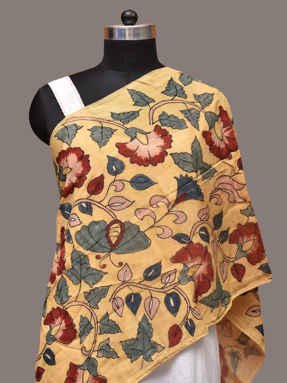 Light Yellow Kalamkari Hand Painted Sico Stole with Floral Design ds3394